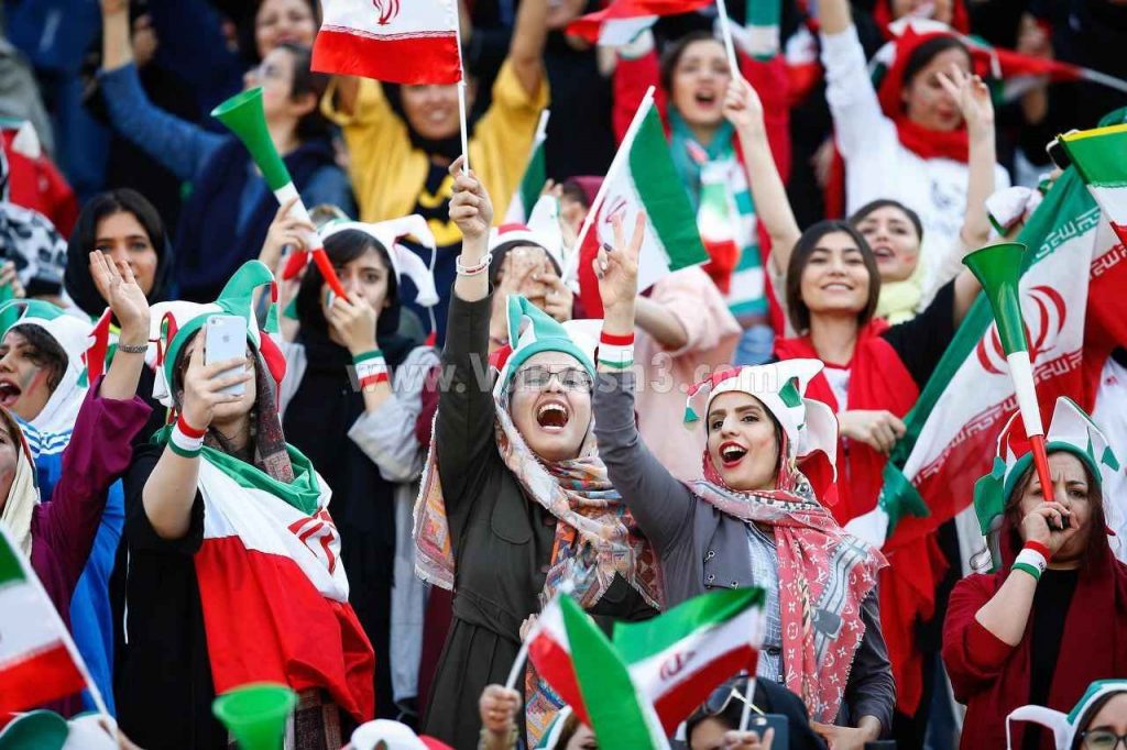 خوشحالی بانوان از گلزنی های پی در پی ملی پوشان حضور زنان در ورزشگاه